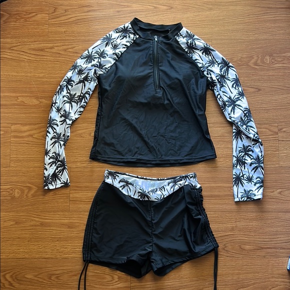 Source Unknown Other - Source Unknown Black and White Palm Tree Swim Set